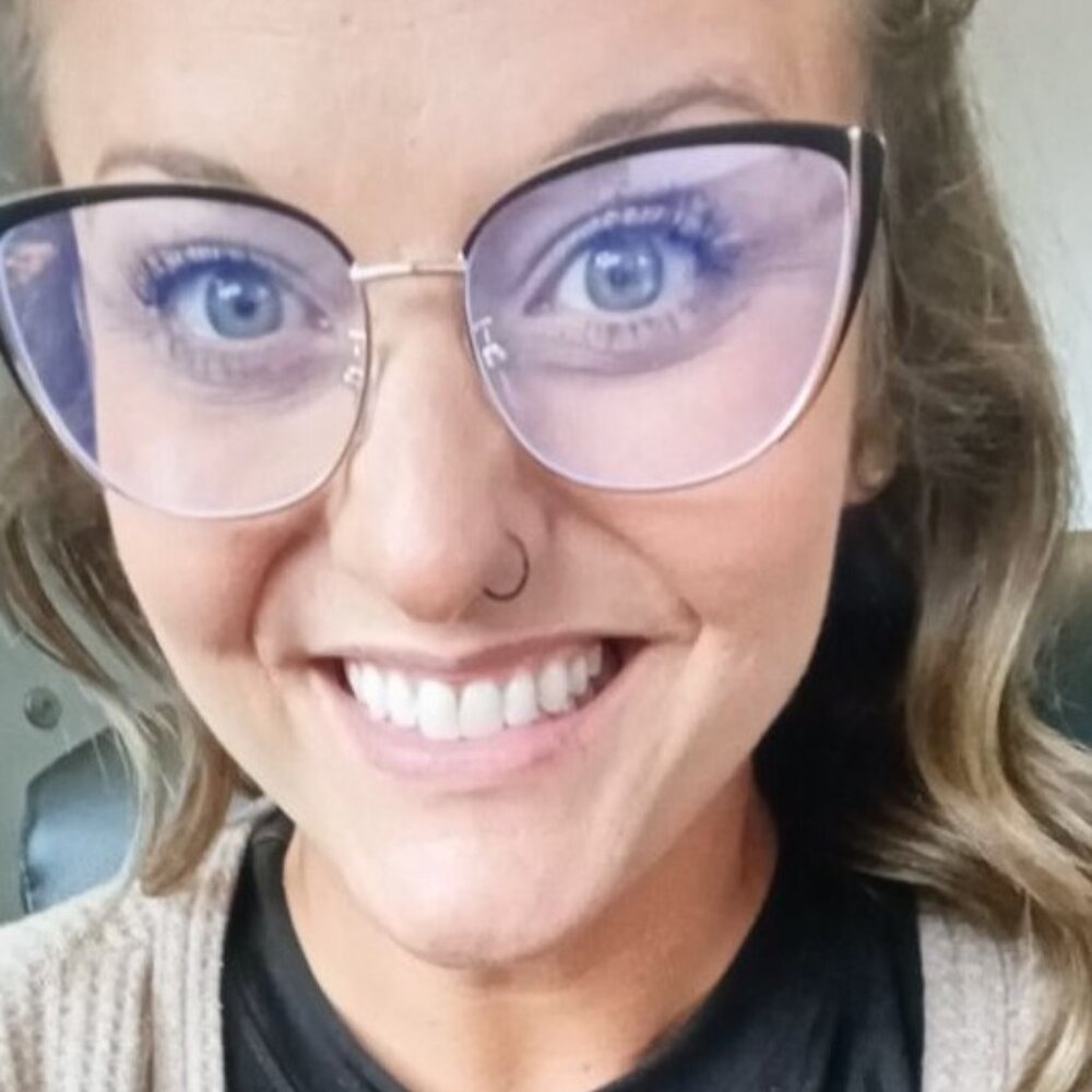 Meet your Posher, Brooke